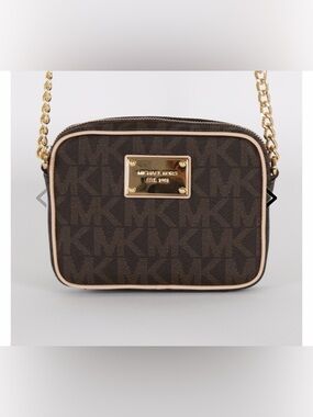 MICHAEL KORS
Jet Set Small MK Signature Crossbody